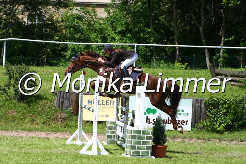 005M5265_Aimy_L Springen.JPG